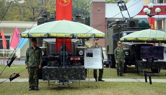 Bài 2: Khâu quyết định là nhân lực tinh, gọn 